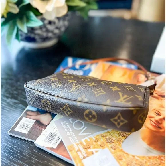 LOUIS VUITTON Pochette Accessoires Brown LV Logo Monogram Canvas Shoulder Bag - Picture 5 of 12